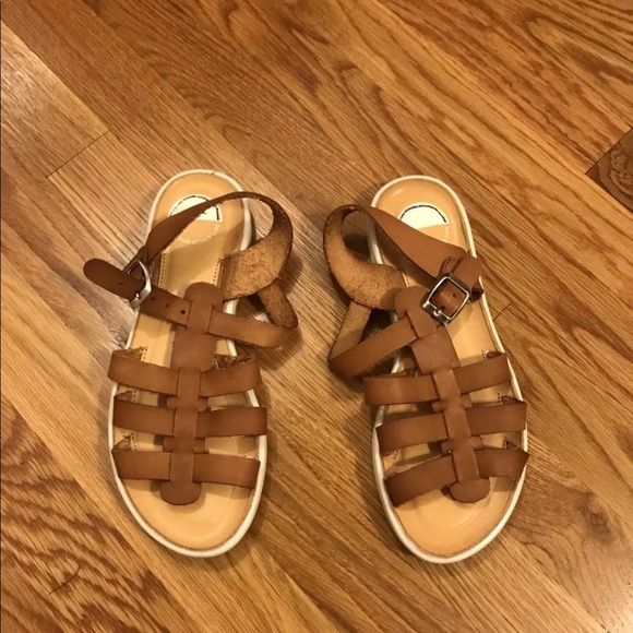 New Direct This is Our Other Line Strappy Sandal 37 or 39; 7 or 9 - Picture 4 of 13